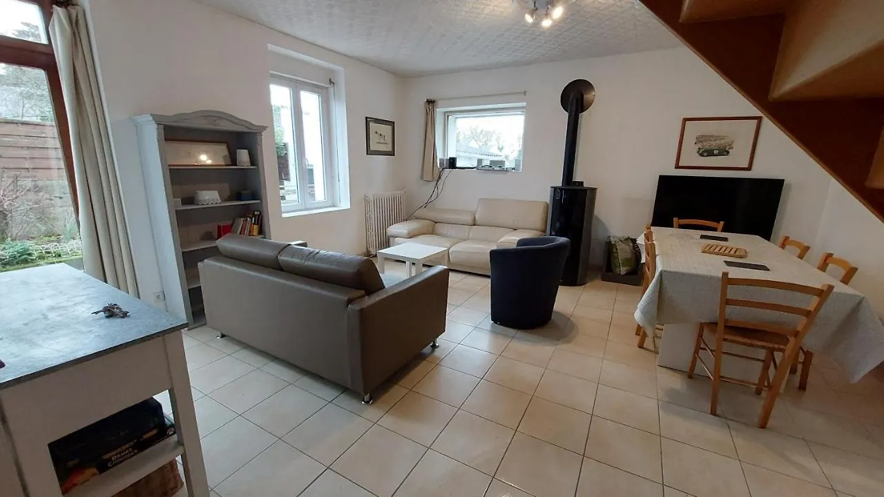 Holiday home Charmante Maison, 3 Chambres, 10 Min Des Plages Crach